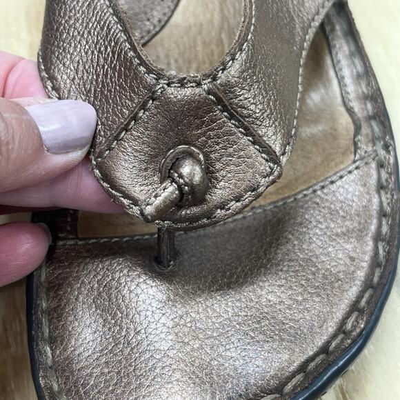 Born Brown Leather Slip On Thong Flip Flop Sandals W9373 Womens US Size 8 M/W - Picture 8 of 12